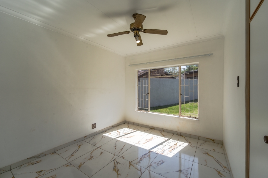 3 Bedroom Property for Sale in Faerie Glen Gauteng