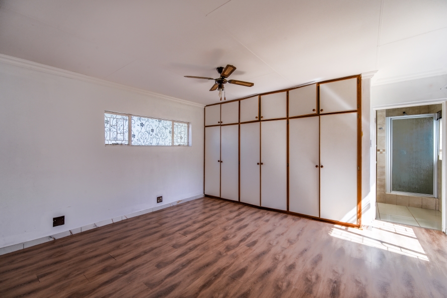 3 Bedroom Property for Sale in Faerie Glen Gauteng