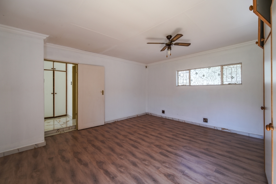 3 Bedroom Property for Sale in Faerie Glen Gauteng
