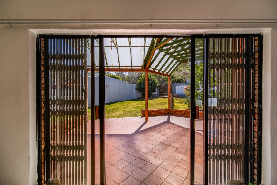 3 Bedroom Property for Sale in Faerie Glen Gauteng