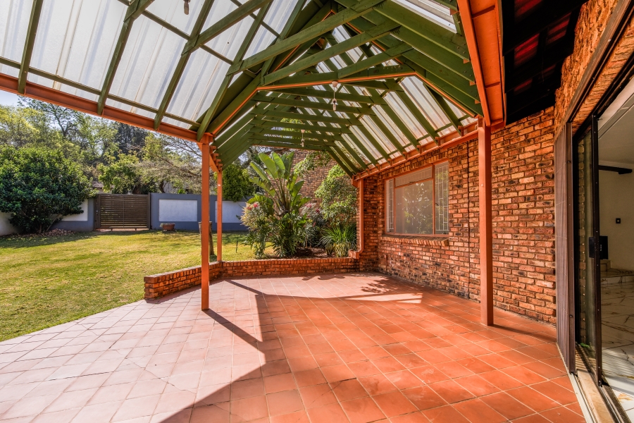 3 Bedroom Property for Sale in Faerie Glen Gauteng