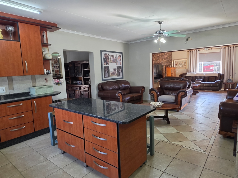4 Bedroom Property for Sale in Brackenhurst Gauteng