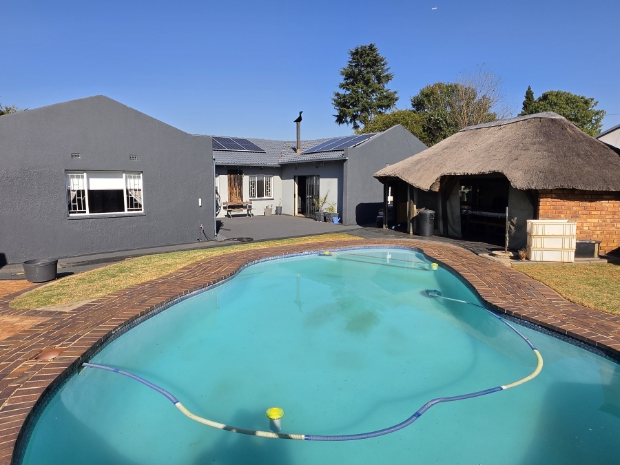 4 Bedroom Property for Sale in Brackenhurst Gauteng