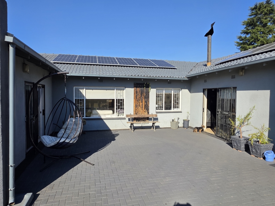 4 Bedroom Property for Sale in Brackenhurst Gauteng