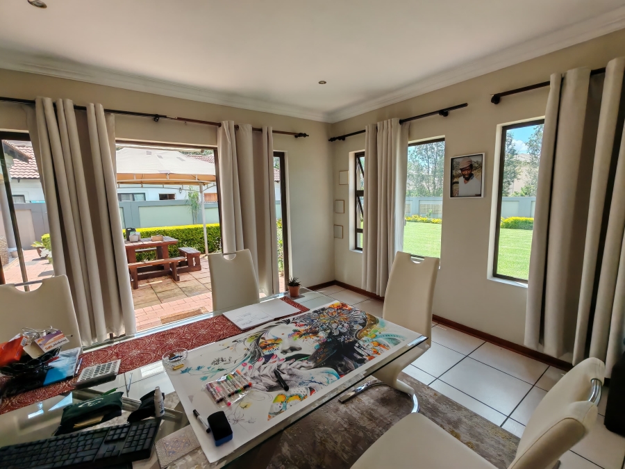 5 Bedroom Property for Sale in Zambezi Country Estate Gauteng