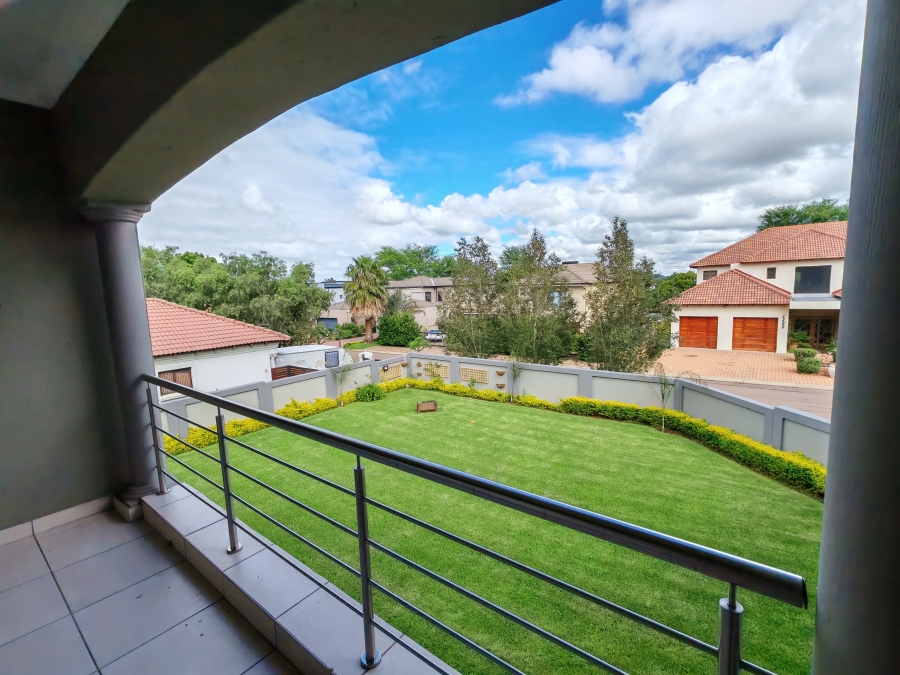 5 Bedroom Property for Sale in Zambezi Country Estate Gauteng