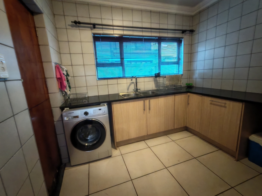 5 Bedroom Property for Sale in Zambezi Country Estate Gauteng