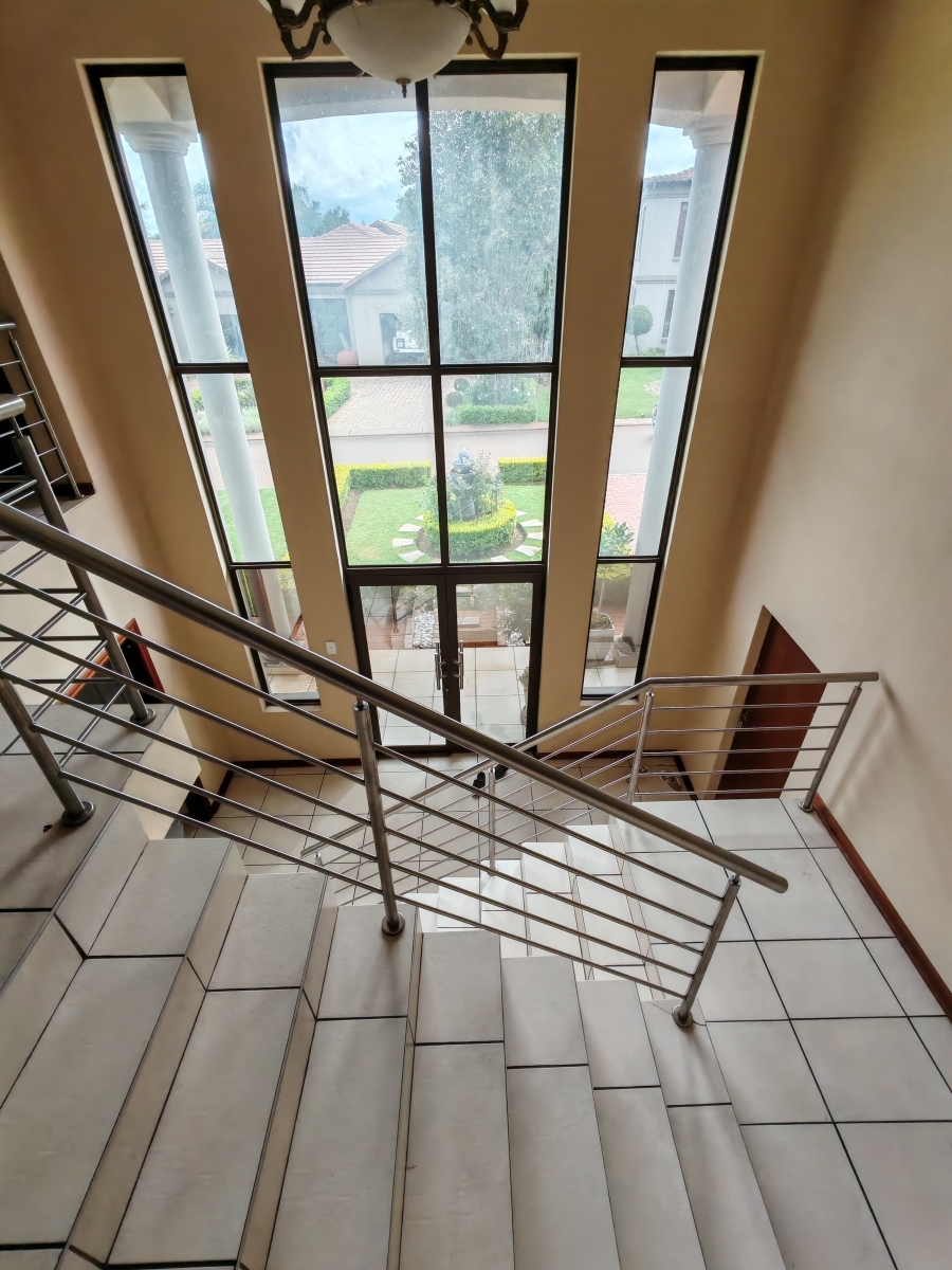 5 Bedroom Property for Sale in Zambezi Country Estate Gauteng