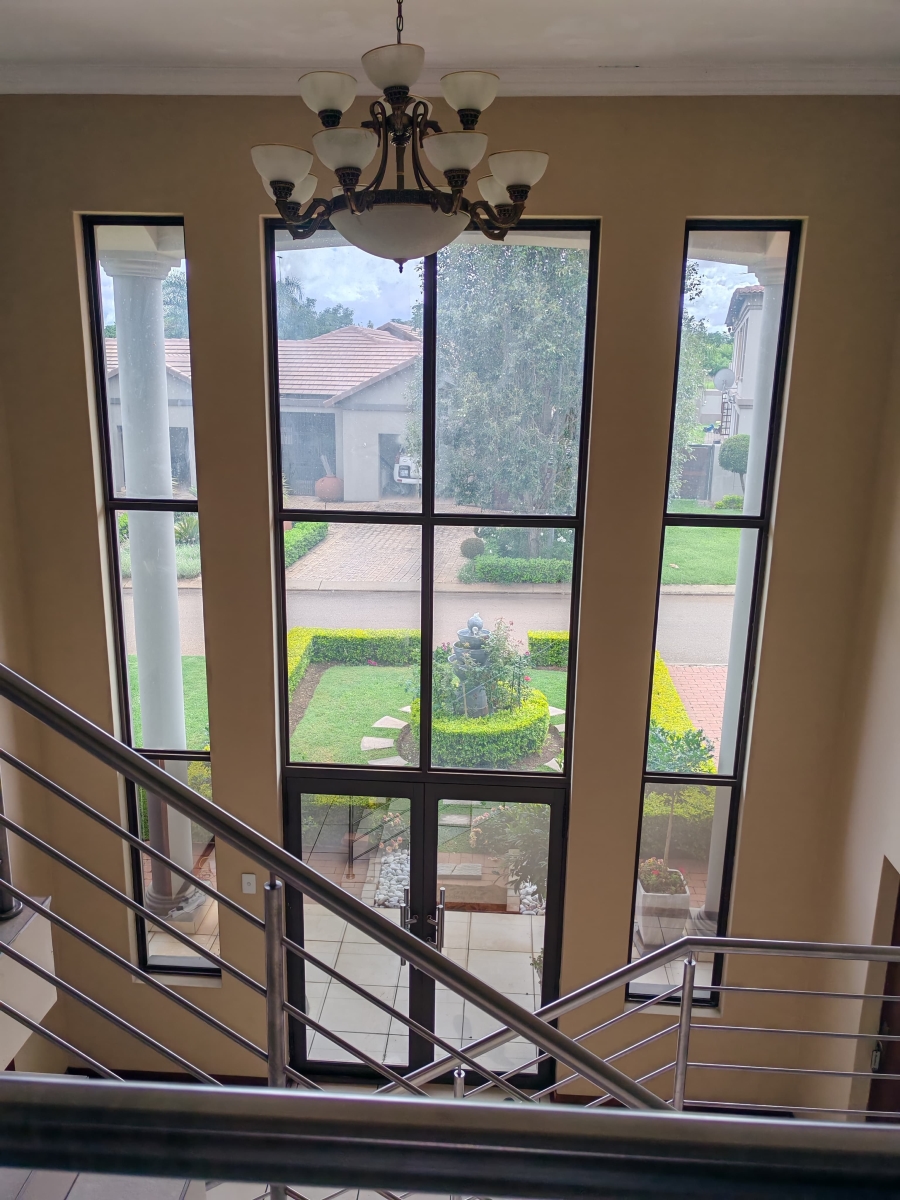 5 Bedroom Property for Sale in Zambezi Country Estate Gauteng