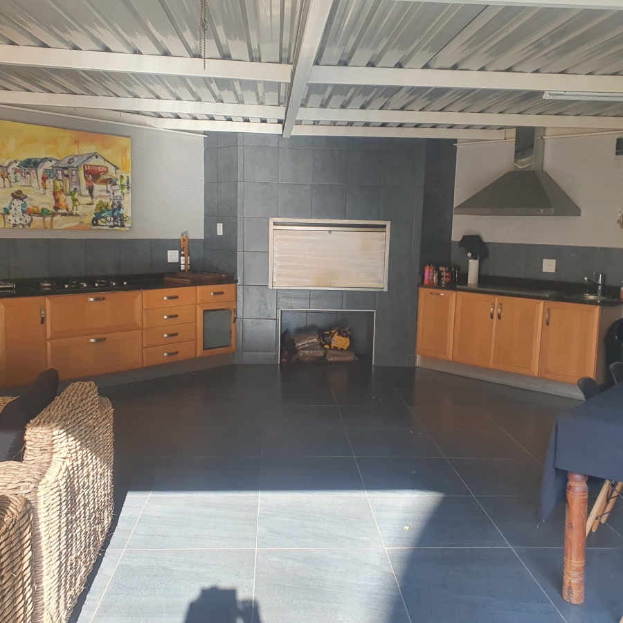5 Bedroom Property for Sale in Montana Park Gauteng