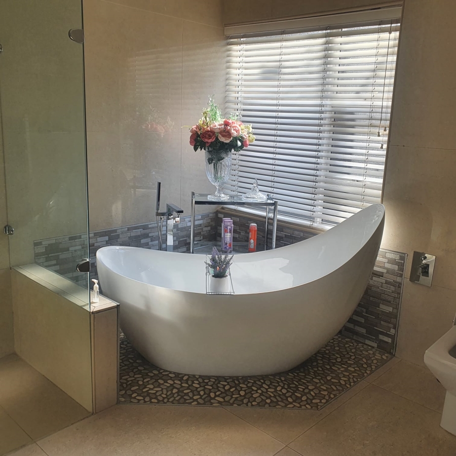5 Bedroom Property for Sale in Montana Park Gauteng