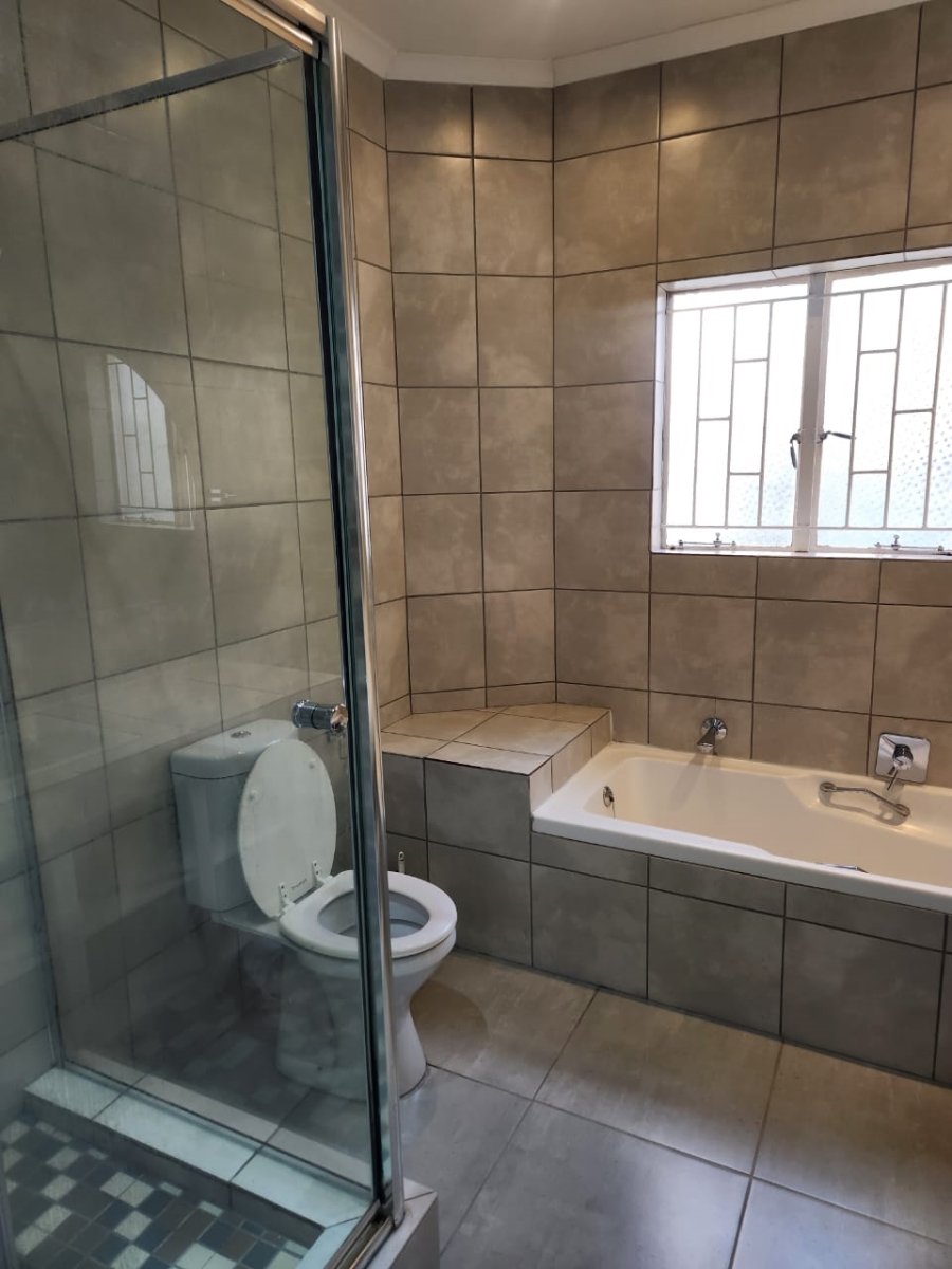 To Let 3 Bedroom Property for Rent in Bryanston Gauteng