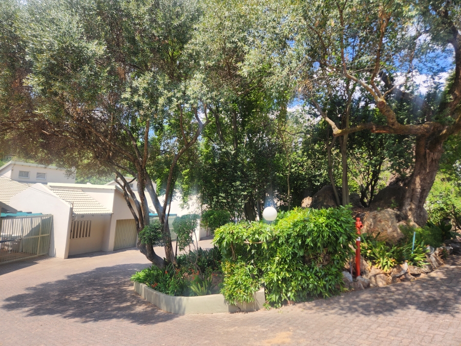To Let 3 Bedroom Property for Rent in Bryanston Gauteng