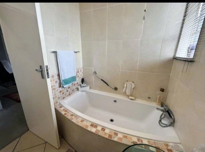 2 Bedroom Property for Sale in Eastleigh Gauteng