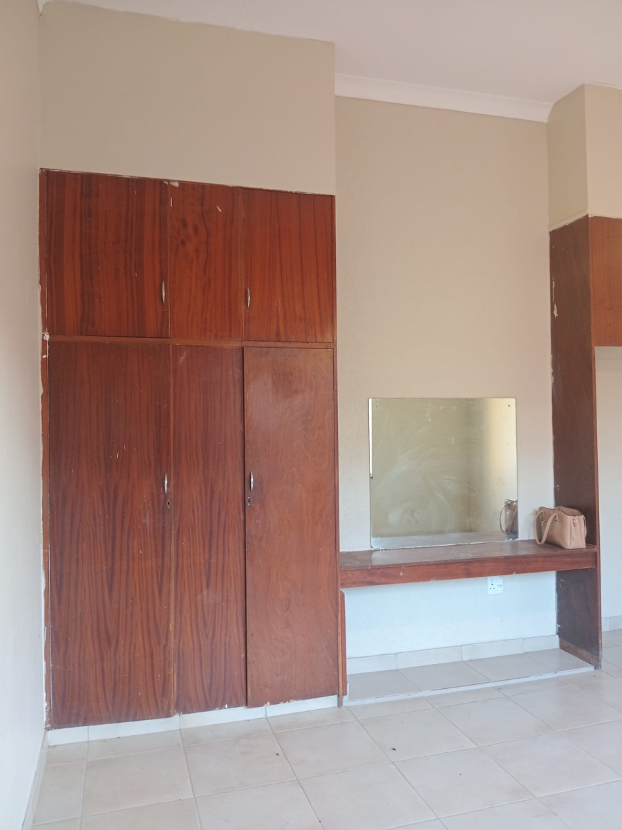 To Let 3 Bedroom Property for Rent in Bellevue Gauteng