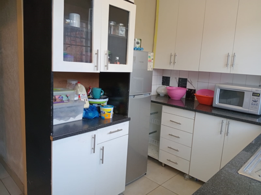 To Let 3 Bedroom Property for Rent in Bellevue East Gauteng