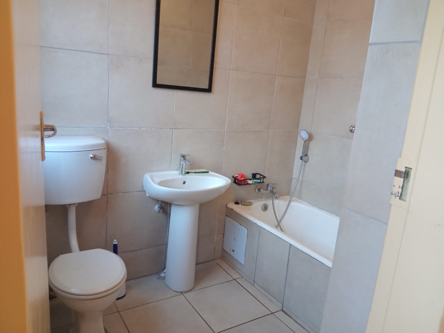 To Let 3 Bedroom Property for Rent in Bellevue East Gauteng
