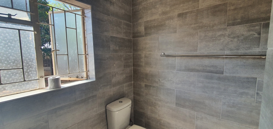 To Let 4 Bedroom Property for Rent in Rensburg Gauteng