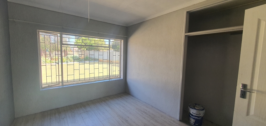 To Let 4 Bedroom Property for Rent in Rensburg Gauteng