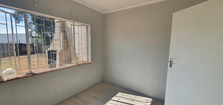To Let 4 Bedroom Property for Rent in Rensburg Gauteng