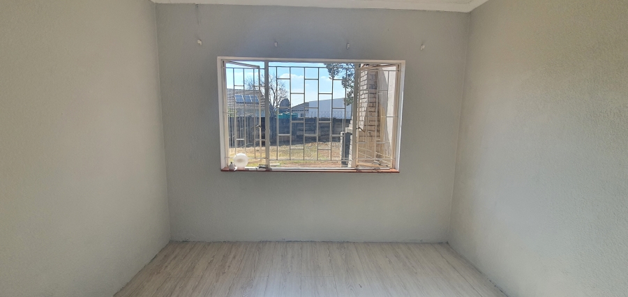To Let 4 Bedroom Property for Rent in Rensburg Gauteng