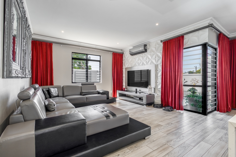 3 Bedroom Property for Sale in Broadacres Gauteng