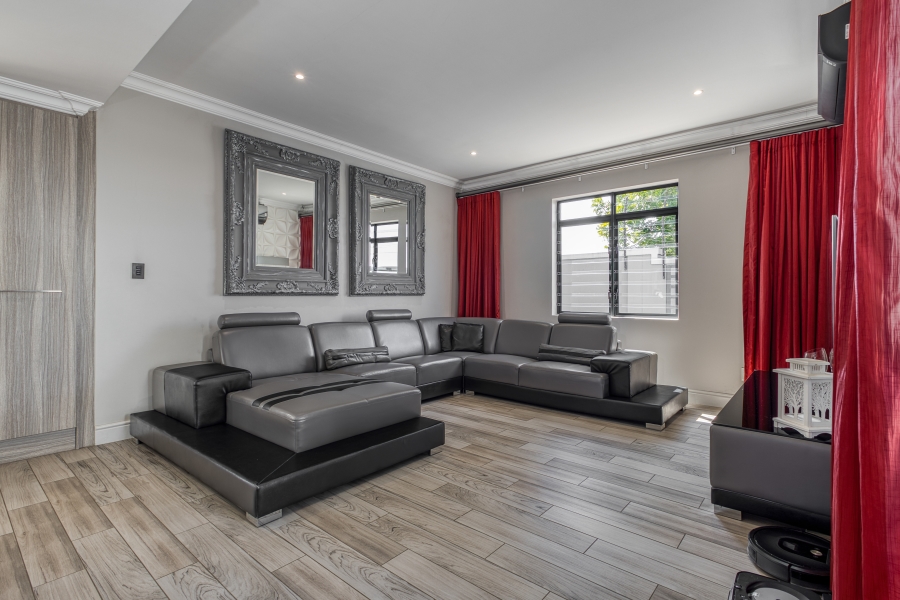 3 Bedroom Property for Sale in Broadacres Gauteng