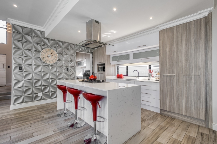 3 Bedroom Property for Sale in Broadacres Gauteng
