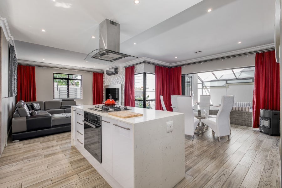 3 Bedroom Property for Sale in Broadacres Gauteng