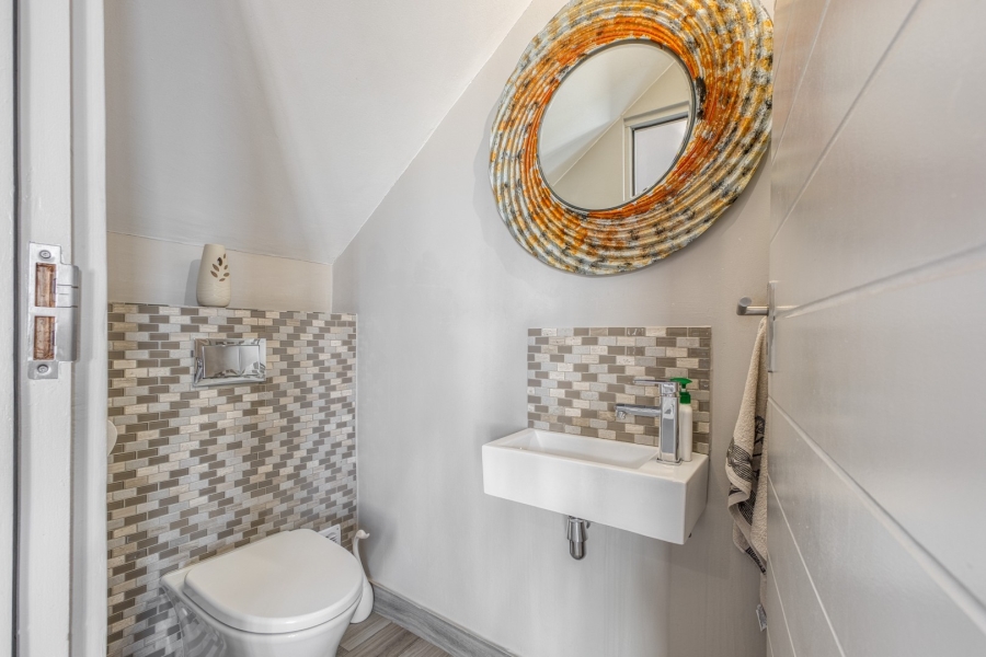 3 Bedroom Property for Sale in Broadacres Gauteng