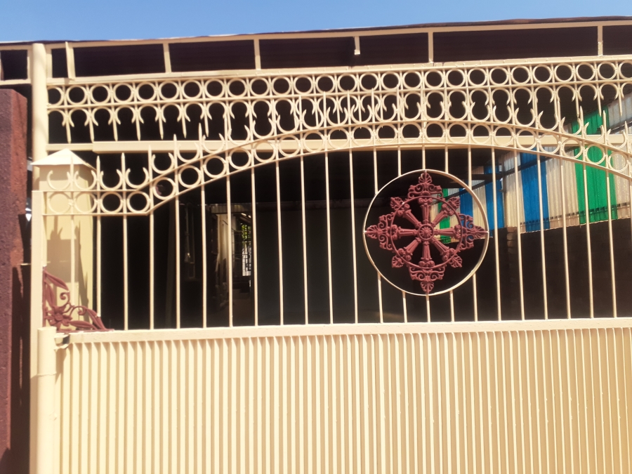 5 Bedroom Property for Sale in Soshanguve L Gauteng