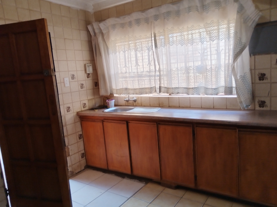 5 Bedroom Property for Sale in Soshanguve L Gauteng