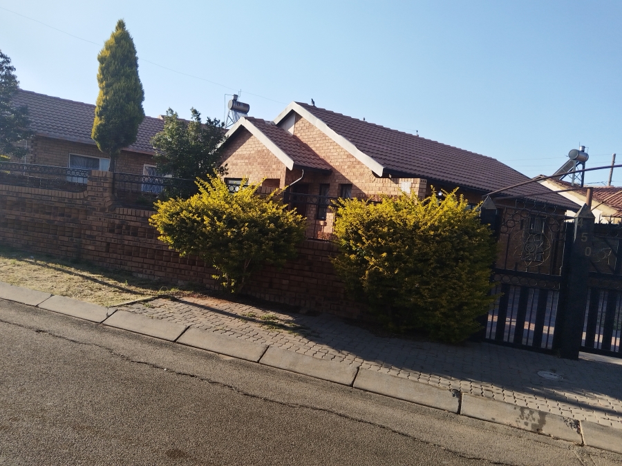 3 Bedroom Property for Sale in Soshanguve WW Gauteng