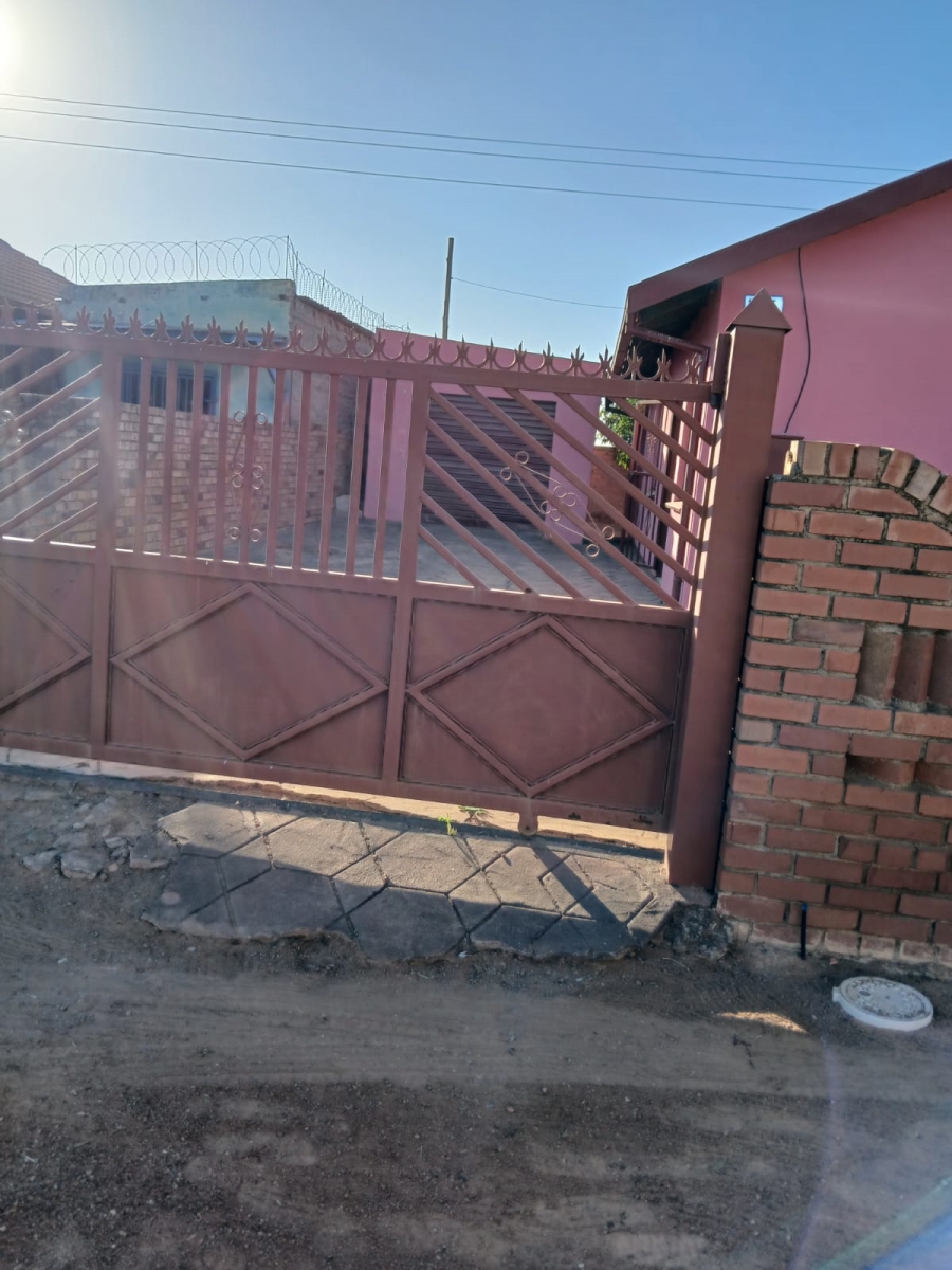 3 Bedroom Property for Sale in Soshanguve WW Gauteng