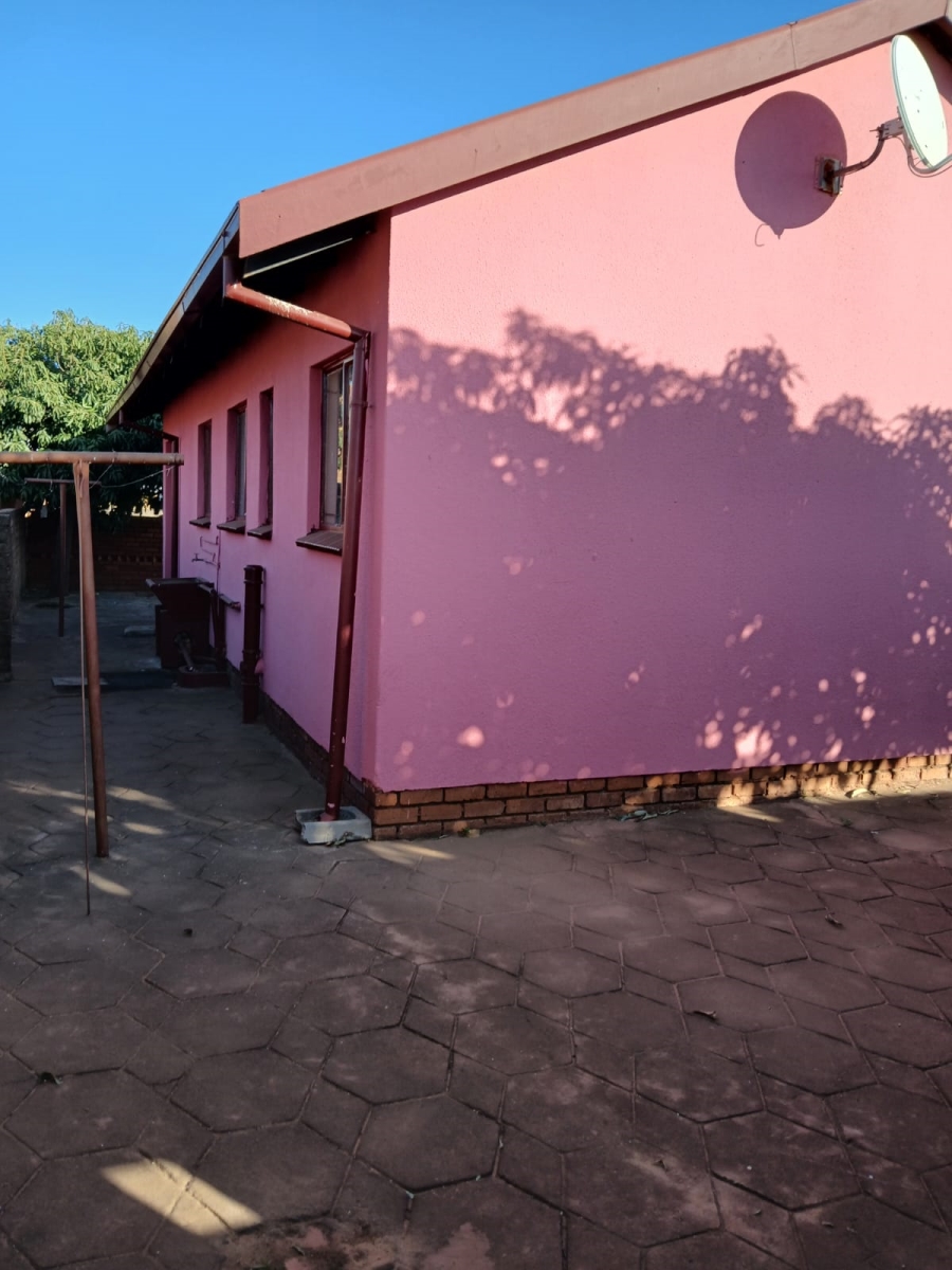 3 Bedroom Property for Sale in Soshanguve WW Gauteng