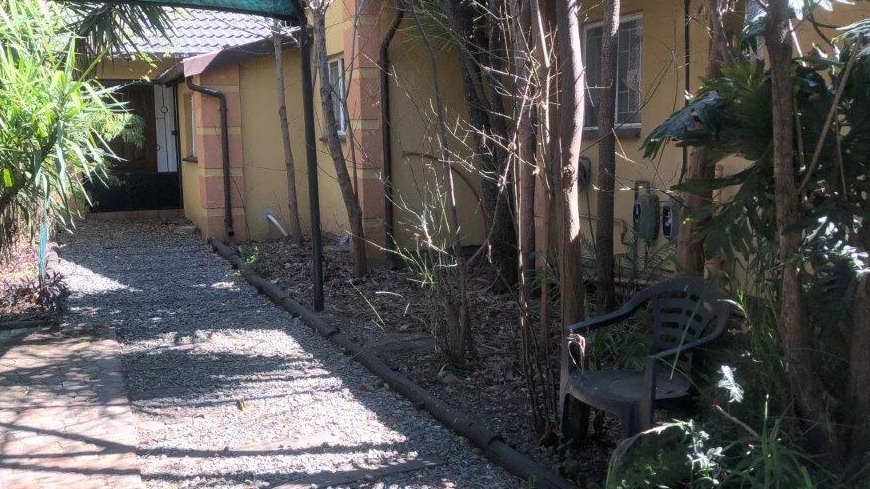 6 Bedroom Property for Sale in Bardene Gauteng
