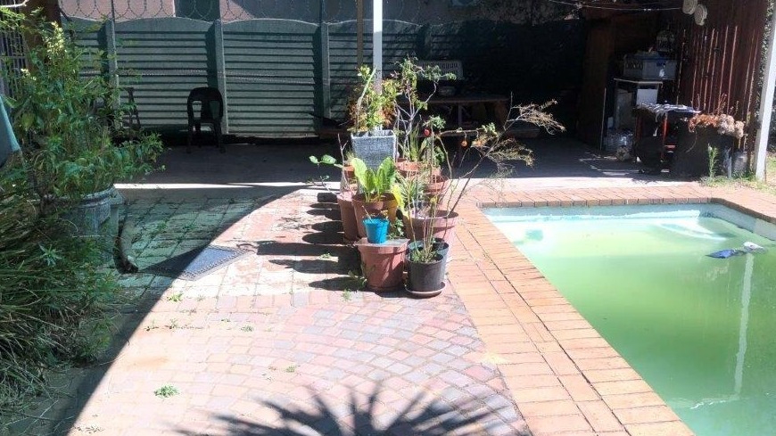 6 Bedroom Property for Sale in Bardene Gauteng