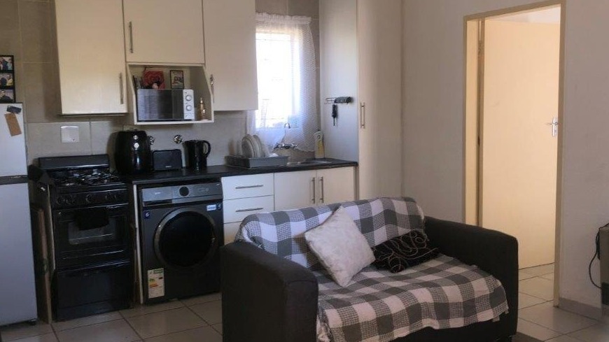 6 Bedroom Property for Sale in Bardene Gauteng