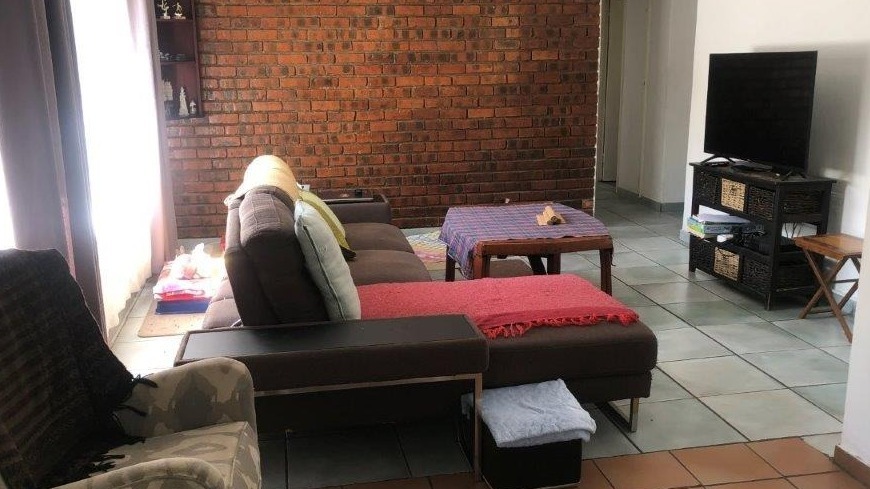6 Bedroom Property for Sale in Bardene Gauteng