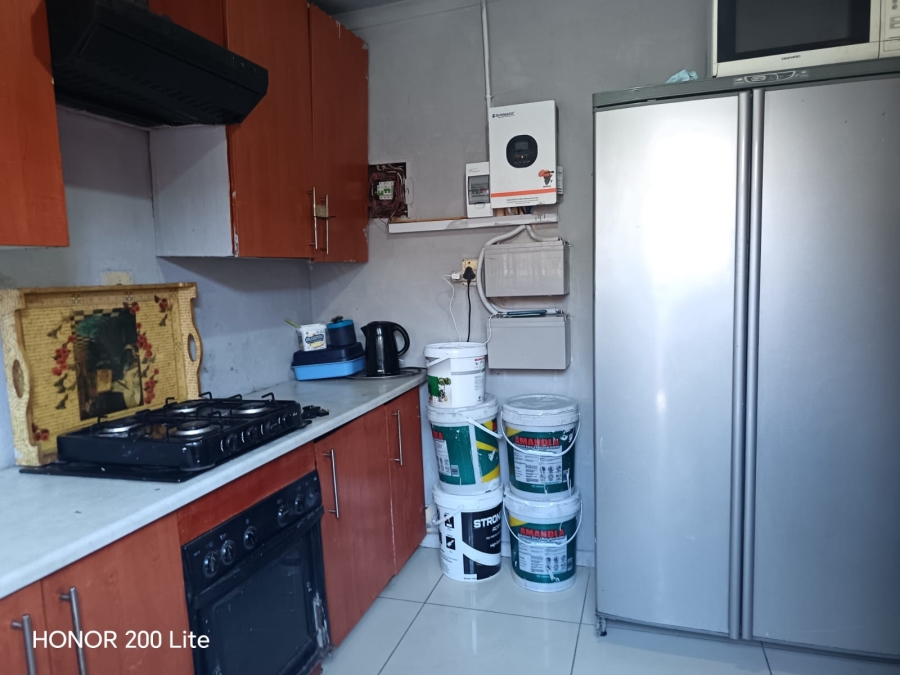 2 Bedroom Property for Sale in Makulong Gauteng