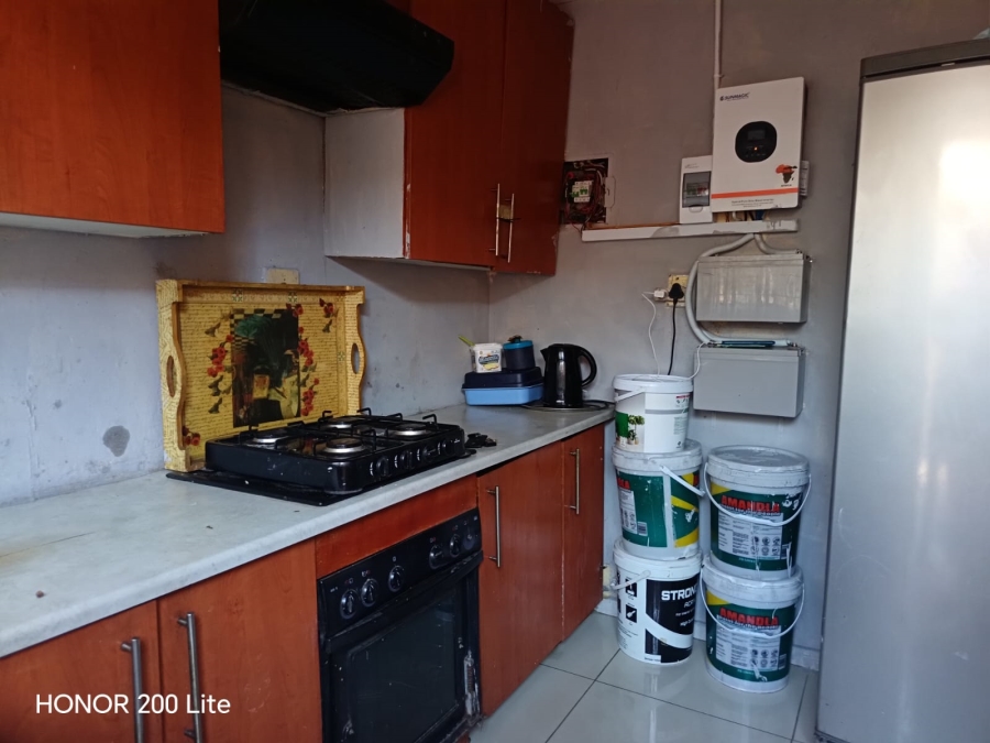 2 Bedroom Property for Sale in Makulong Gauteng