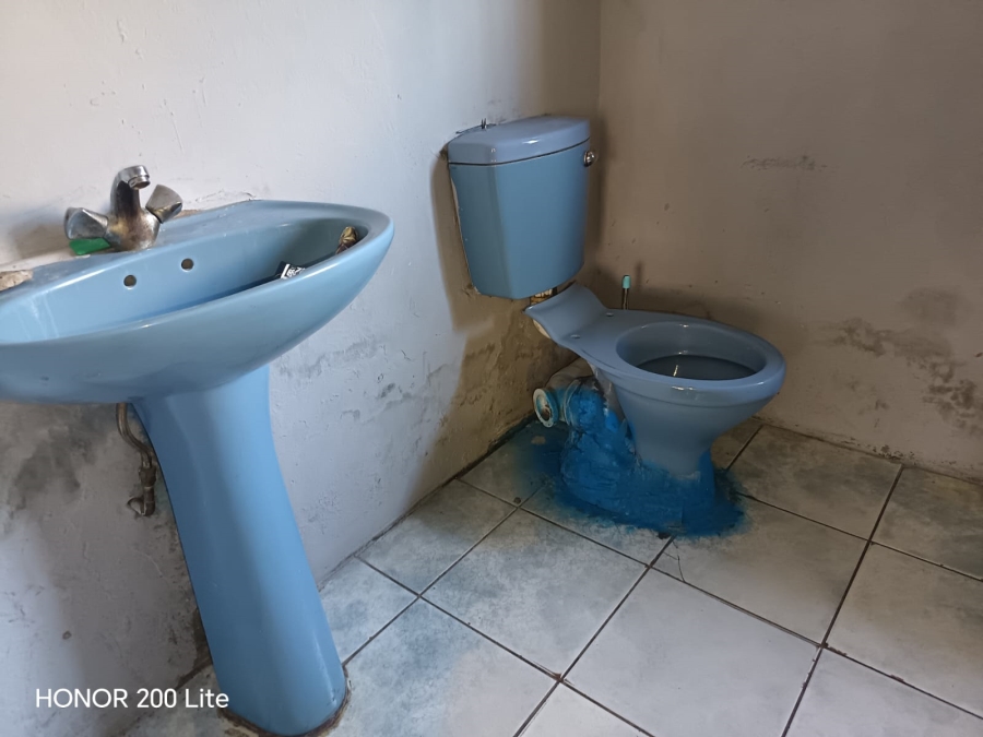 2 Bedroom Property for Sale in Makulong Gauteng
