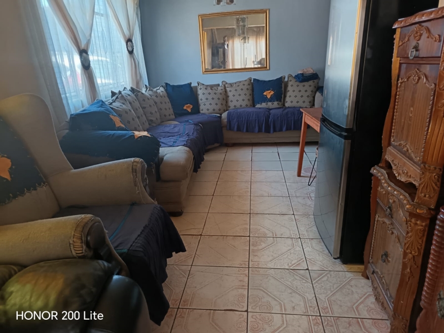 2 Bedroom Property for Sale in Makulong Gauteng