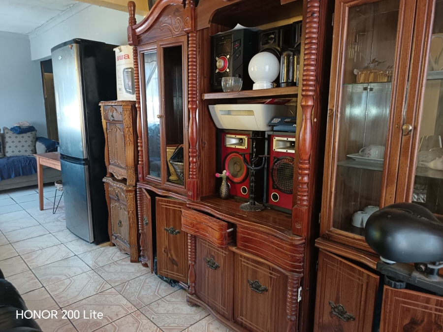 2 Bedroom Property for Sale in Makulong Gauteng