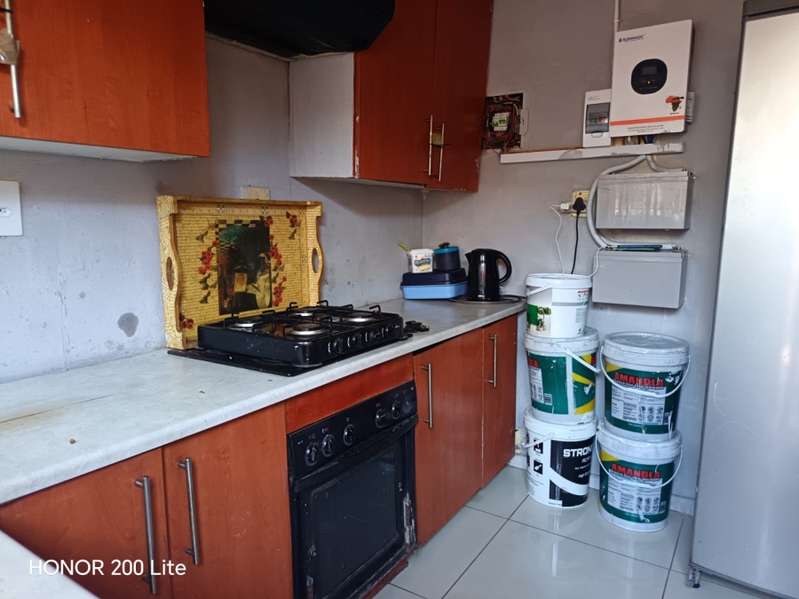 2 Bedroom Property for Sale in Makulong Gauteng
