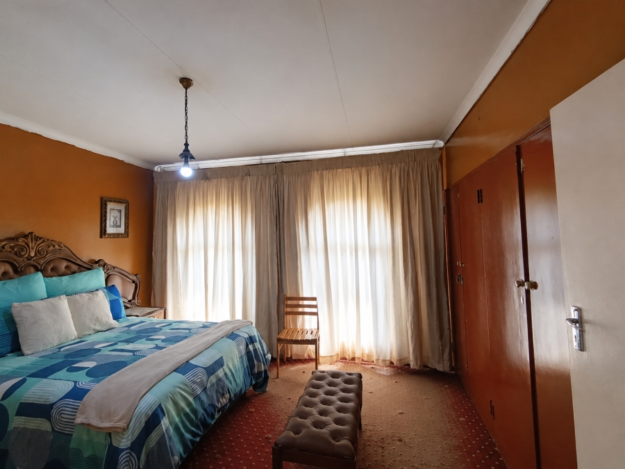 3 Bedroom Property for Sale in Unitas Park Gauteng