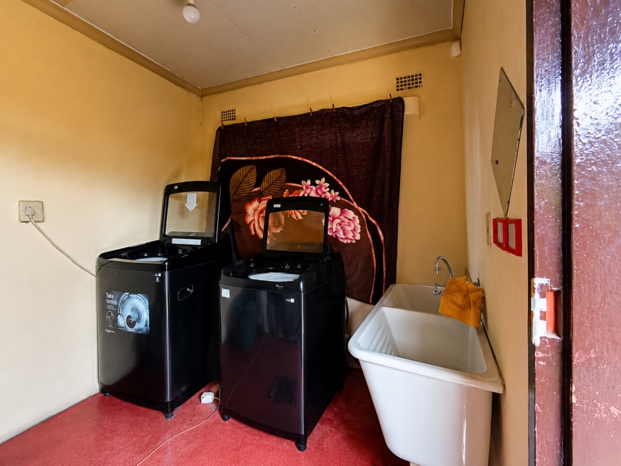3 Bedroom Property for Sale in Unitas Park Gauteng
