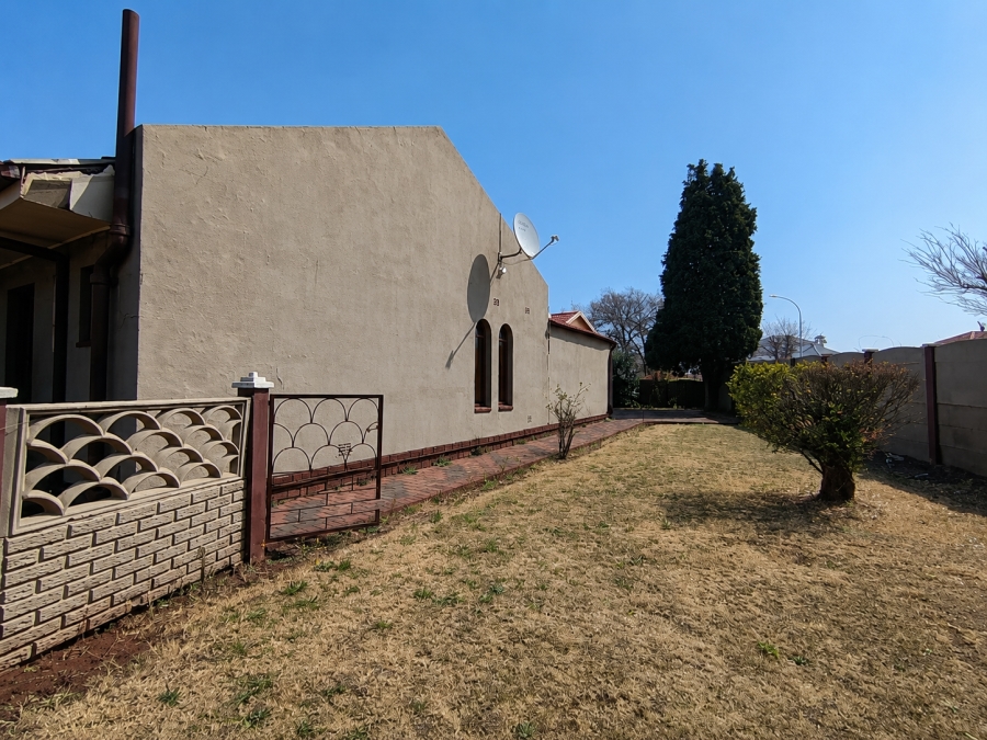3 Bedroom Property for Sale in Unitas Park Gauteng