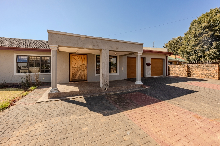 4 Bedroom Property for Sale in Greenhills Gauteng