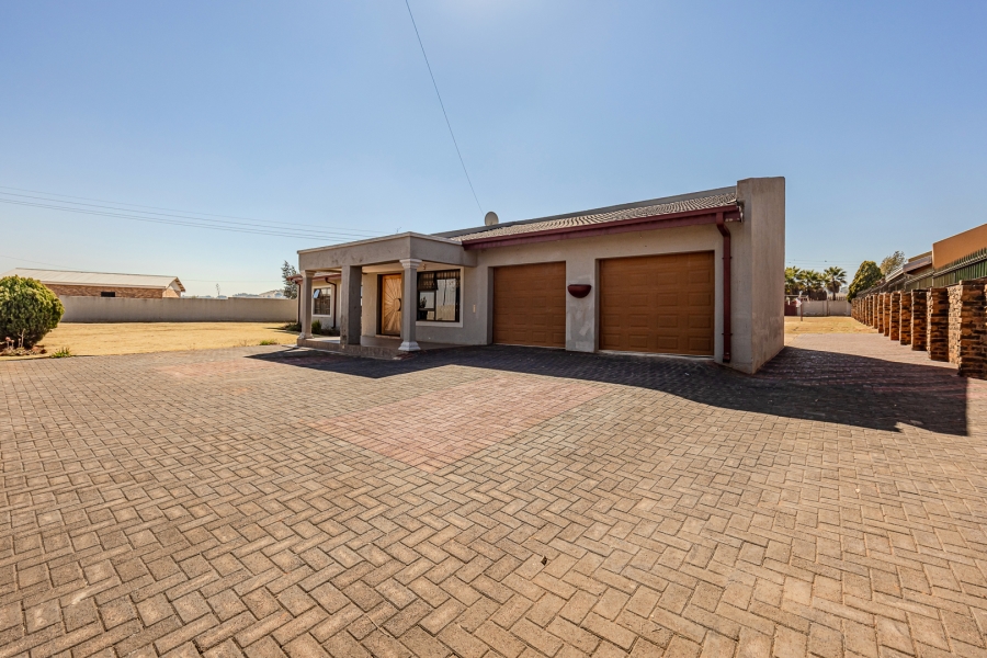 4 Bedroom Property for Sale in Greenhills Gauteng